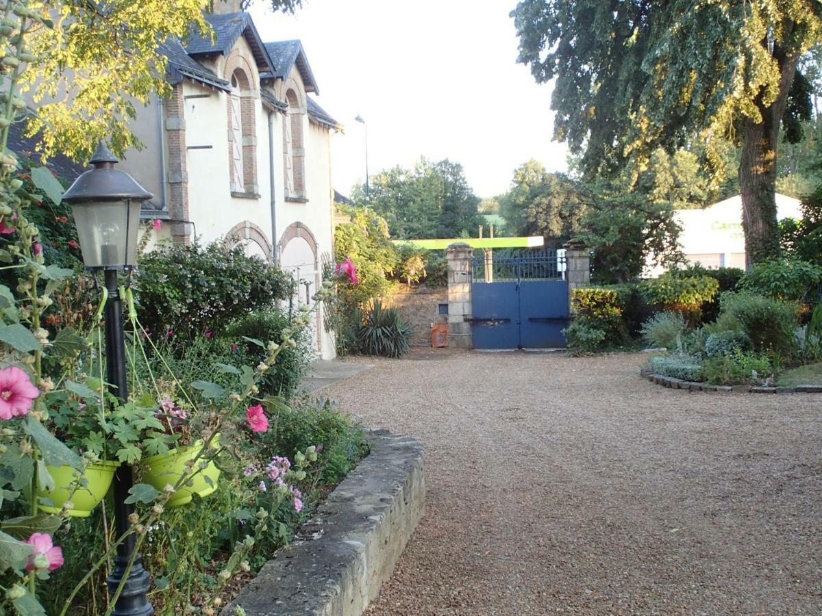 France Petit Chateau 卢埃 外观 照片